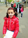 Kinderen verzamelen handtekeningen voor behoud van de Tuiman (m/v)